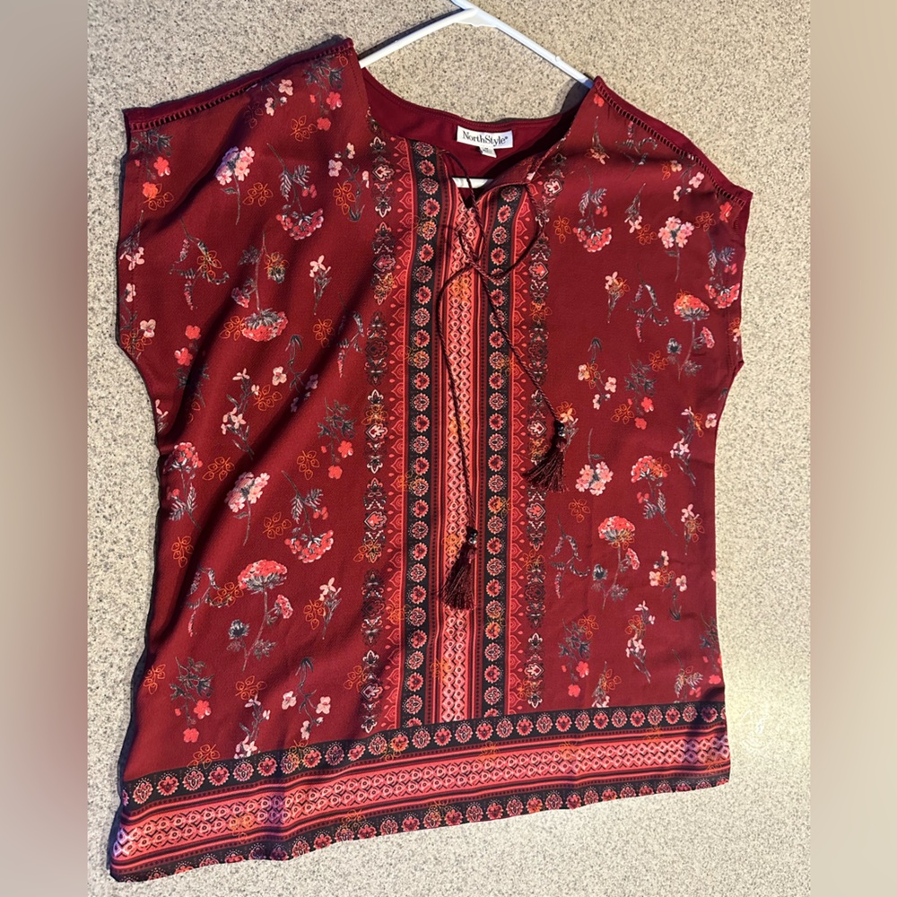 North Style Top with cap sleeves